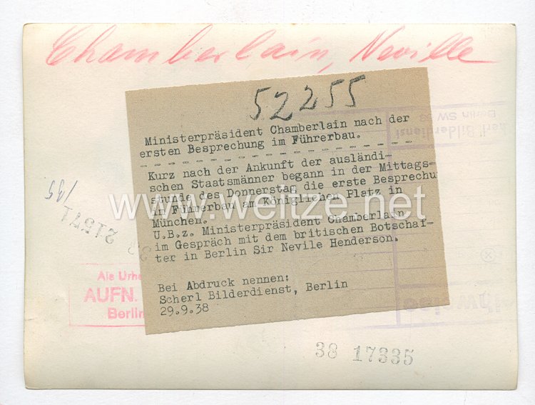 3. Reich Pressefoto: Ministerpräsident Chamberlain nach der ersten Besprechung im Führerbau 29.9.1938 Bild 2