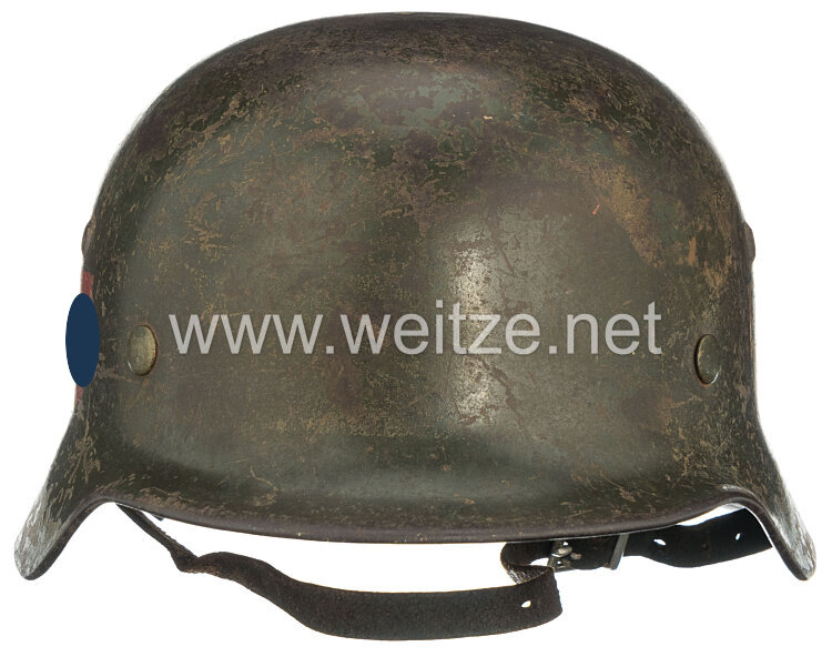 Ordnungspolizei Stahlhelm M 35 mit 2 Emblemen später in die Waffen-SS Division übernommen  Bild 2