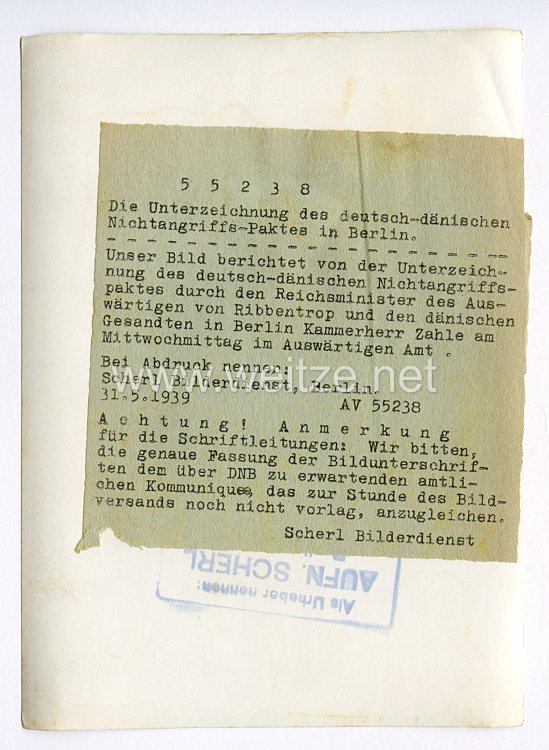 III. Reich Pressefoto. Der Unterzeichnung des deutsche-dänischen Nichtangriffs-Paktes in Berlin. 31.5.1939. Bild 2