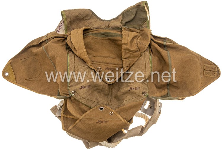 Luftwaffe Packhülle und Gurtzeug für den Sprungschirm für Fallschirmtruppen Modell RZ20 Bild 2